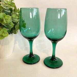 Set of 2 Vintage Libby Green 7oz Wine glasses